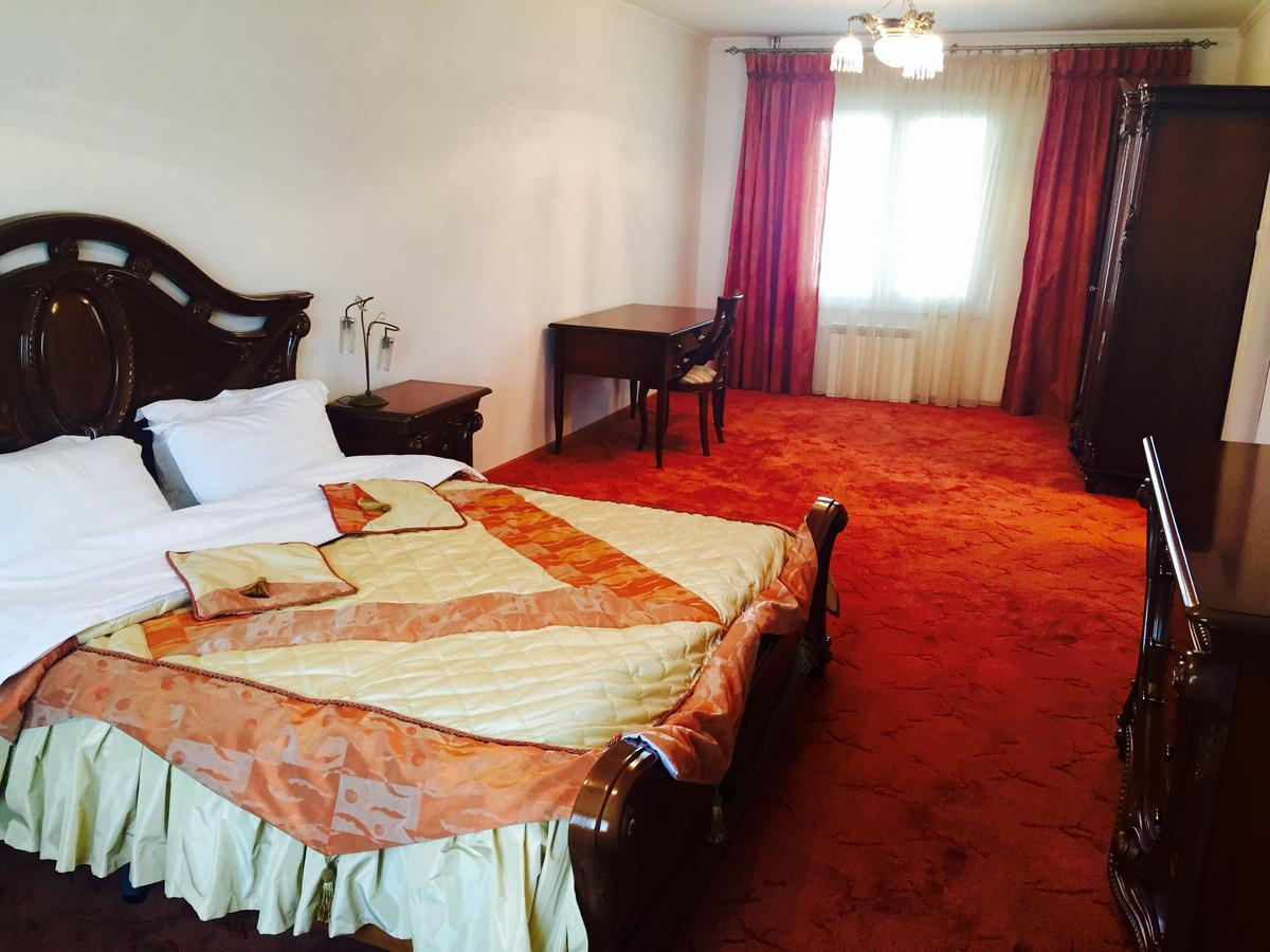 Hotel Ark Ms Тараз Экстерьер фото